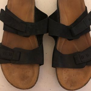 Clark’s Artisans Women’s Black Sandals